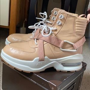 Nike Air Max Goadome women's Vachetta Tan